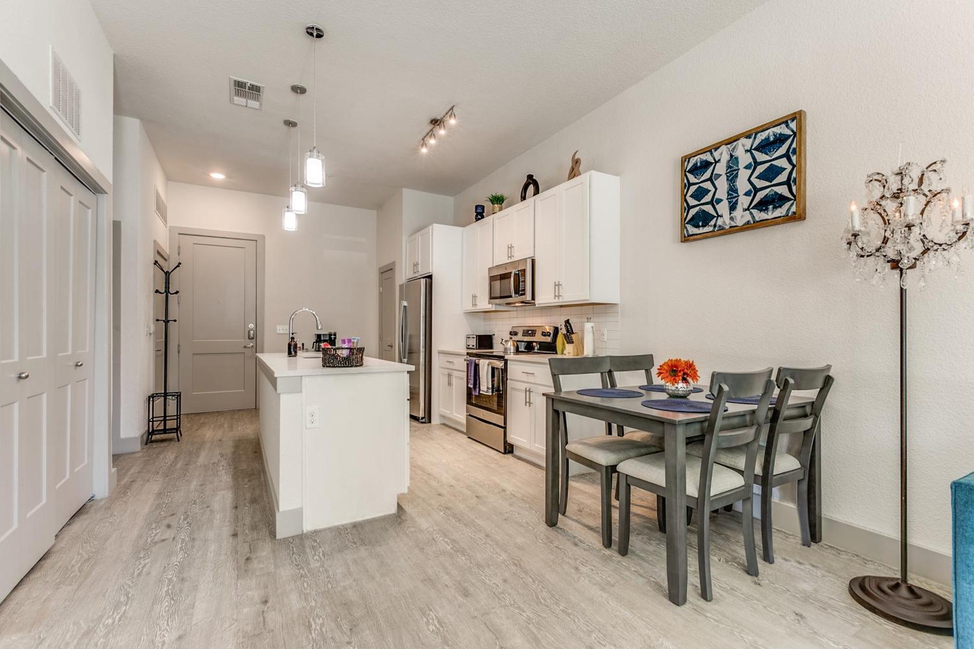 Lush Downtown Condo On Riverwalk W King Ste, Free Parking, Pet Friendly, Centrally Located On Riverwalk Сан-Антоніо Екстер'єр фото